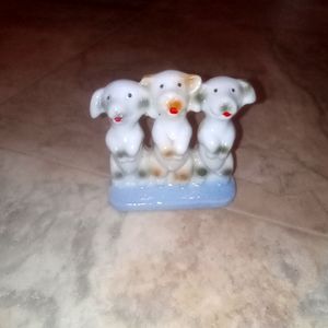 Vintage Occupied Japan Ceramic Painted Figurine Of Three Standing/Begging Dogs